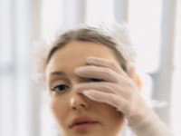 Modelky: Agáta P, Eliška P, MUAH: Kateřina Lacová, Vlasové doplnky: Lucia Stofej Bridal, Lokácia: Kácečko Bratislava