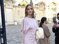 Baby pink s rukavičkami