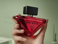 Vône Prada Paradoxe vyjadrujú niečo neočakávané, úplne v kreatívnom a inovatívnom duchu značky Prada