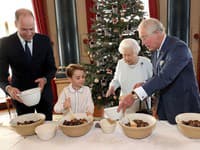 Šéfkuchár pri opise typickej rutiny 25. decembra prezradil, že členovia kráľovskej rodiny si dopriali rôzne raňajky. 