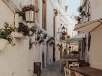 Locorotondo si vás získa pokojom, estetikou a pocitom, že ste objavili absolútne autentické Taliansko