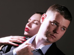 šialený vyhodiť práce