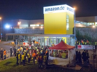 Nemeckí zamestnanci Amazonu štrajkujú