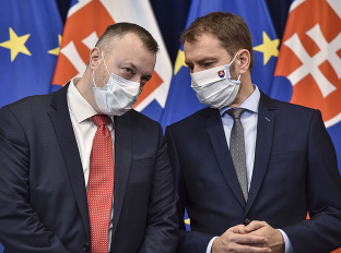 Firmy už môžu žiadať
