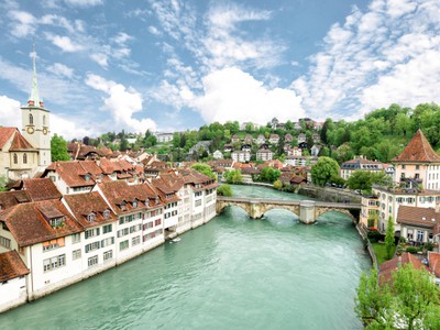 Švajčiarsko zavádza kvóty obmedzujúce počet cudzincov prichádzajúcich do krajiny.