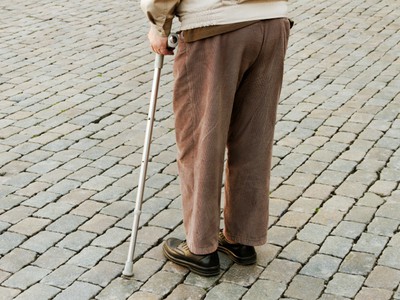 Invalidní dôchodcovia môžu požiadať o starobný dôchodok.