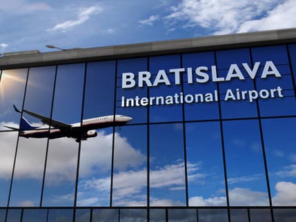 Hľadáte stabilné zamestnanie? Letisko M. R. Štefánika v Bratislave hľadá nových kolegov