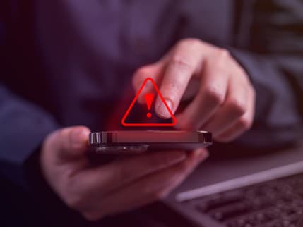 Dostali ste takúto SMS? Pozor, ide o podvodné ponuky práce, určite im nenaleťte!