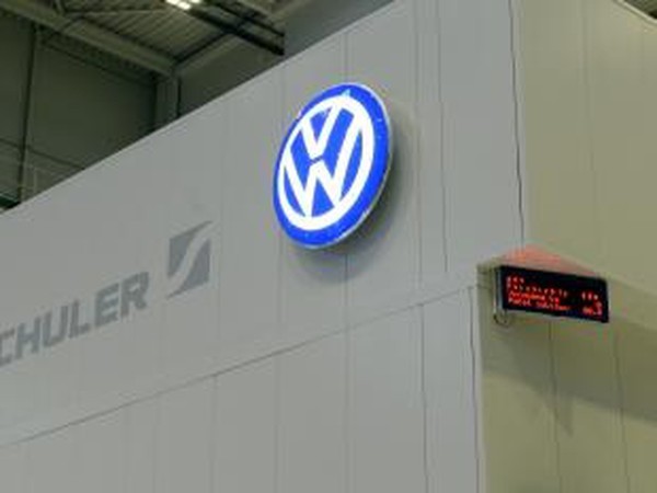 V bratislavskom závode Volkswagenu slávnostne spustili nový moderný lis-2.