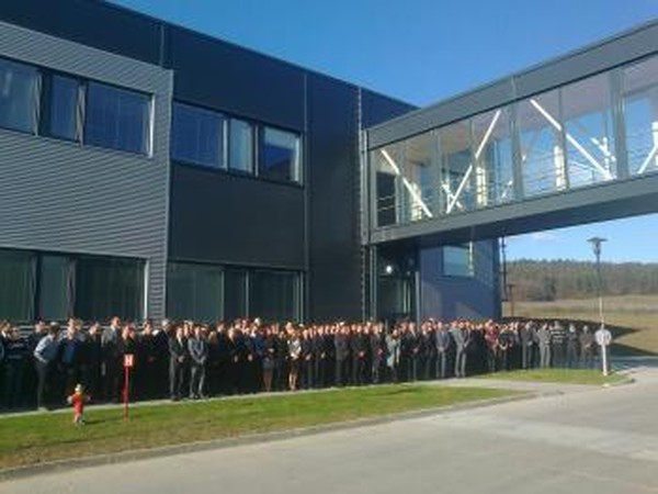 Vo zvolenskom závode nemeckej spoločnosti Continental otvorili novú budovu výskumno-vývojového centra.
