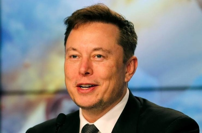Elon Musk spúšťa prevádzku