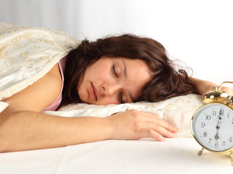 Choďte spať vtedy, keď ste unavení a vstávajte v presne stanovený čas.