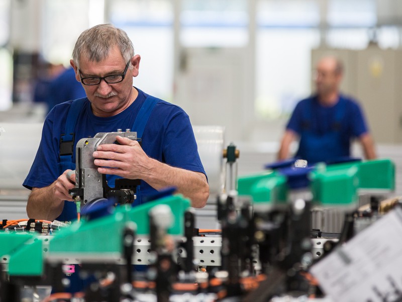 Zamestnanci spoločnosti Volkswagen Slovakia