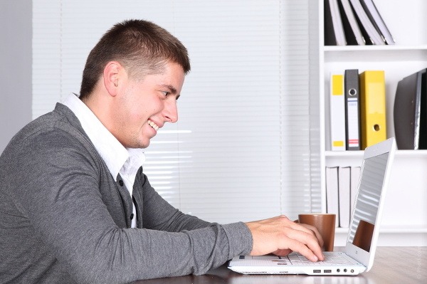 Informatikom stúpla mzda na 1760 eur.
