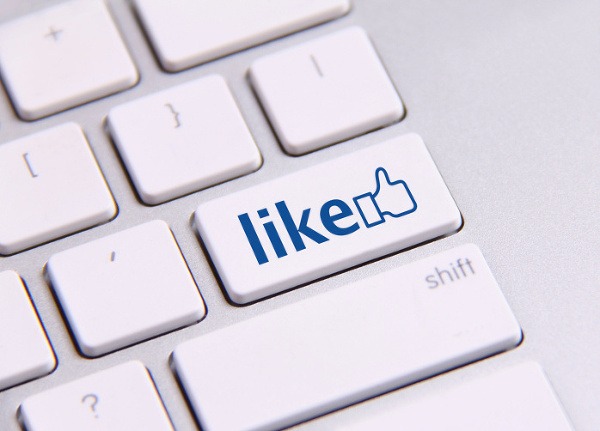 Facebook chystá novinku: Facebook v práci