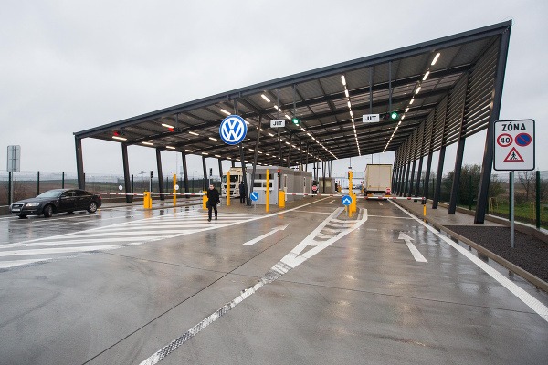 Zamestnanci VW Slovakia nastúpia 22. decembra na celozávodnú dovolenku.