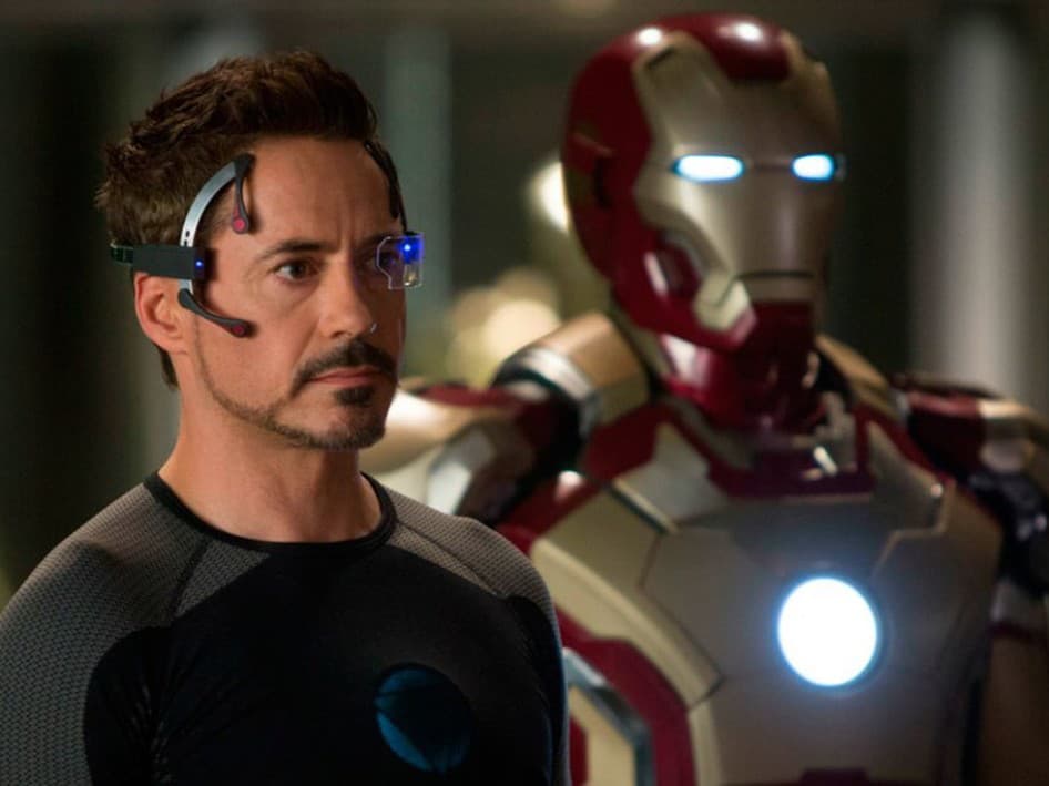 Robert Downey Jr. ako Tony Stark vo filme Iron Man.
