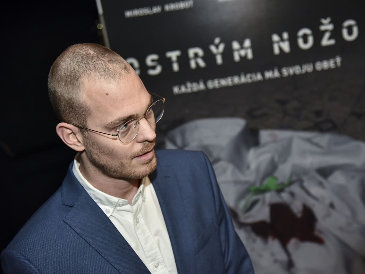 Na snímke režisér Teodor Kuhn počas tlačovej konferencie k premiére filmu Ostrým nožom