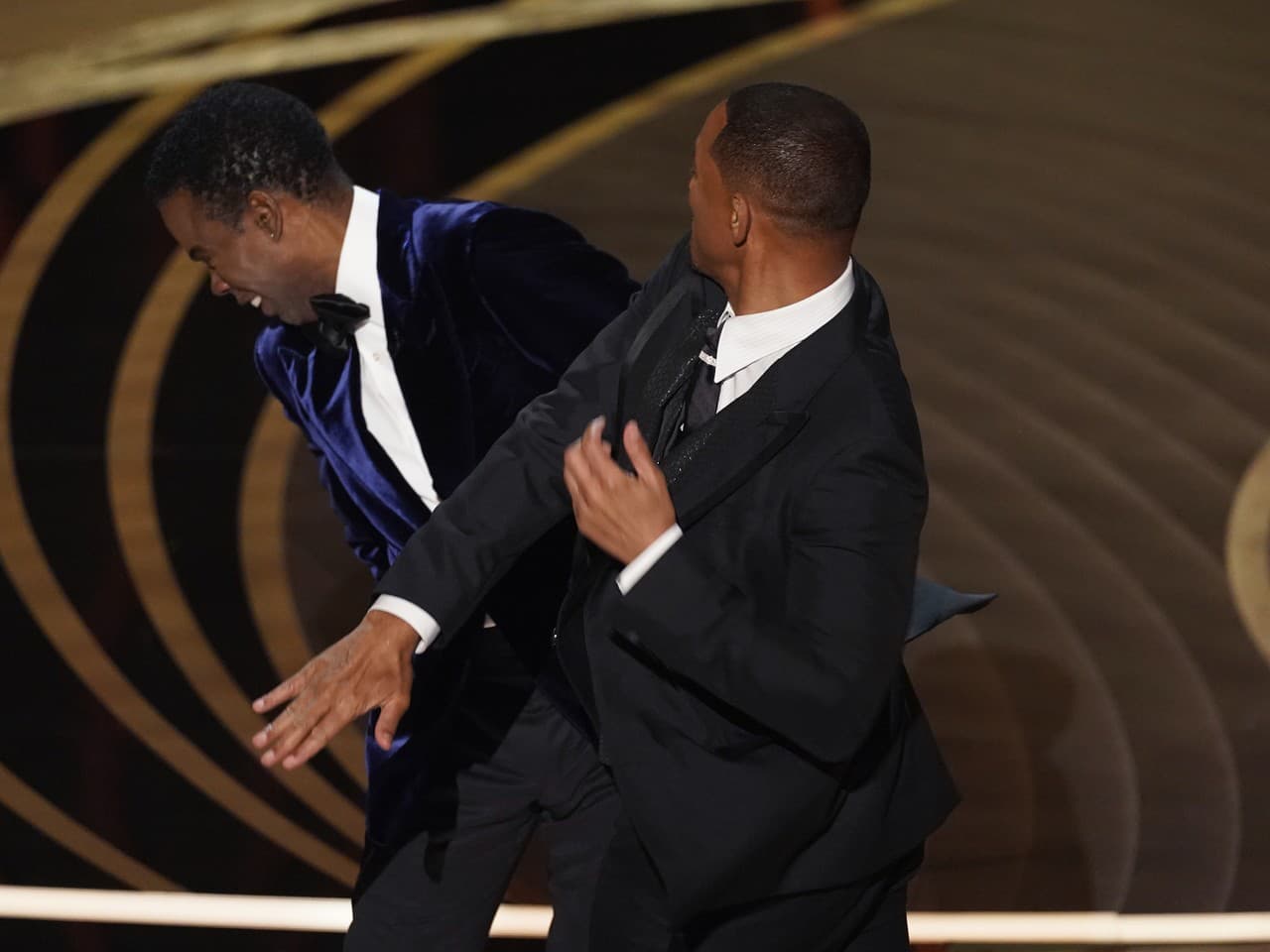 Will Smith počas udeľovania Oscarov takto udrel moderátora Chris Rocka