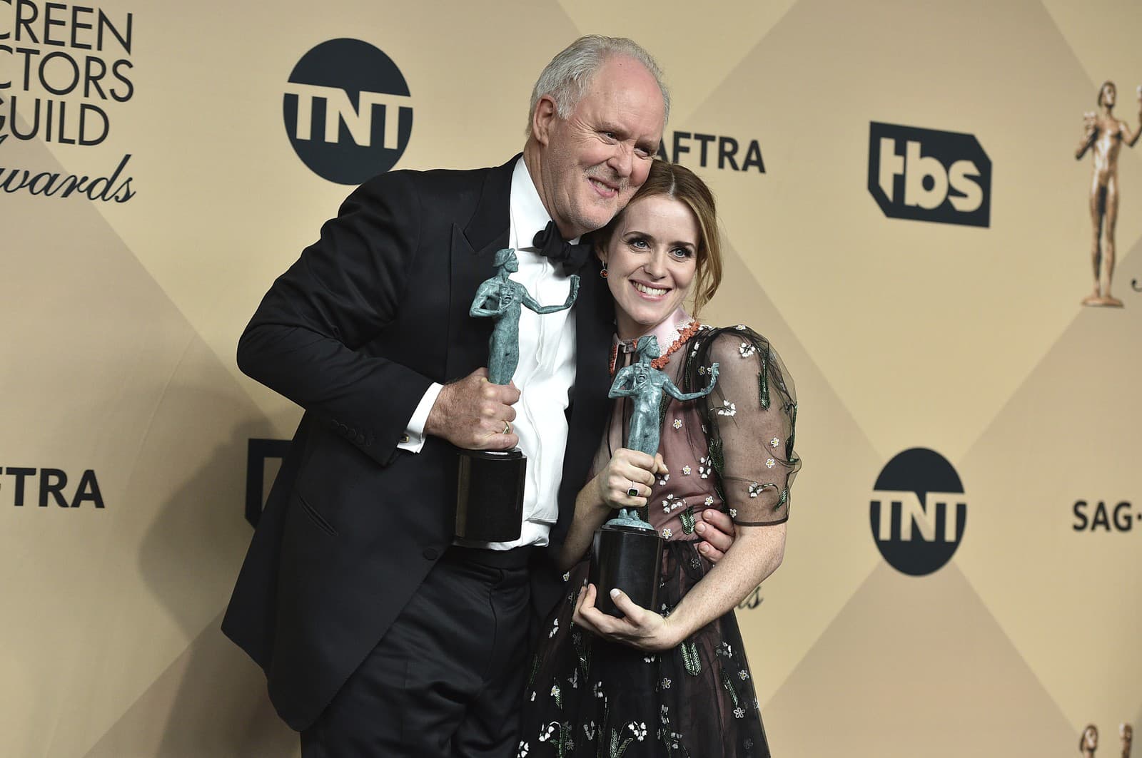 John Lithgow a Claire Foy 