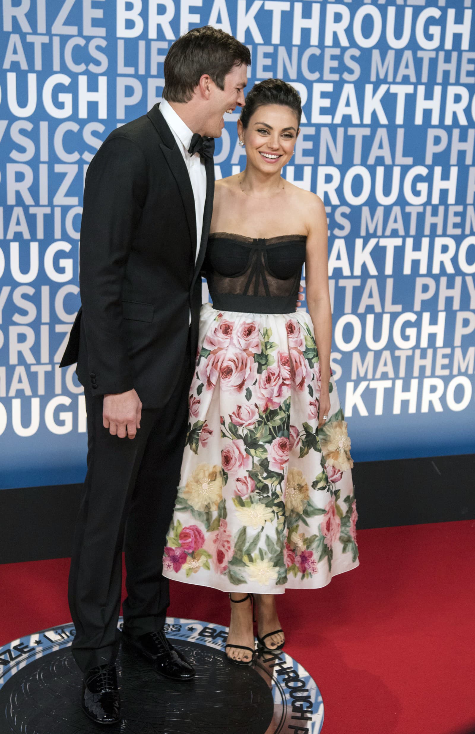 Mila Kunis a manželom Ashtonom Kutcherom