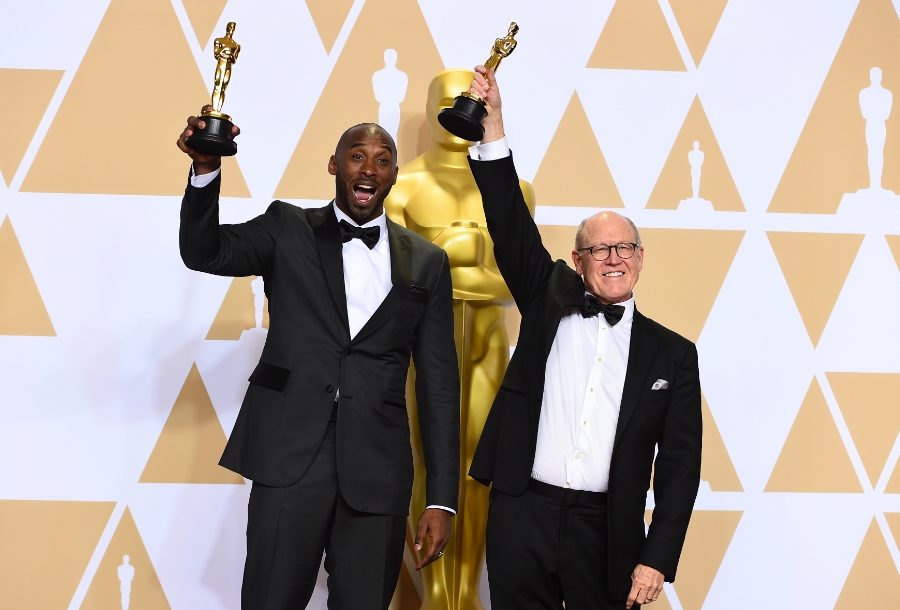 Kobe Bryant a Glen Keane prebrali Oscara za najlepší krátky animovaný film Dear Basketball