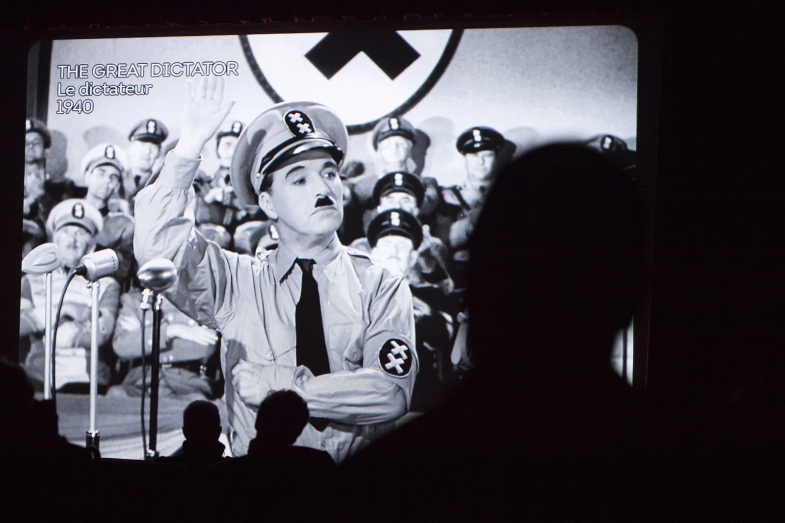 Charlie Chaplin vo filme Diktátor