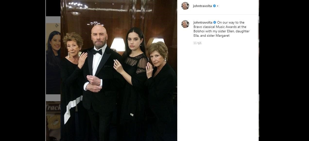 Travolta s dcérou a sestrami. 