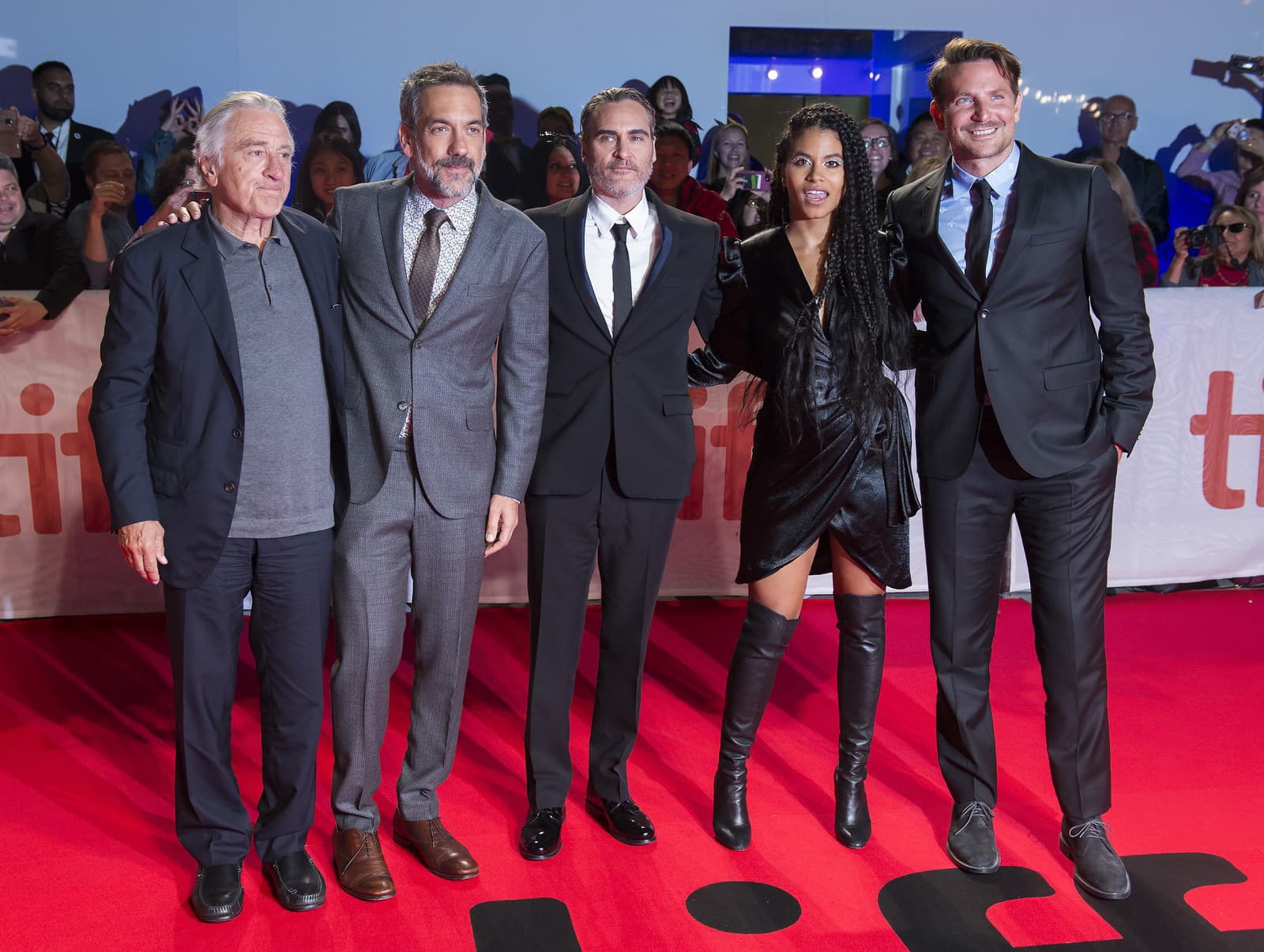 Robert De Niro, Todd Phillips, Joaquin Phoenix, Zazie Beetz a Bradley Cooper