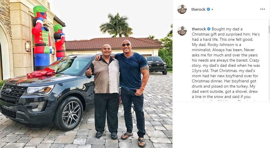 Dwayne Johnson daroval svojmu otcovi na Vianoce auto. (Foto: Instagram/The Rock)