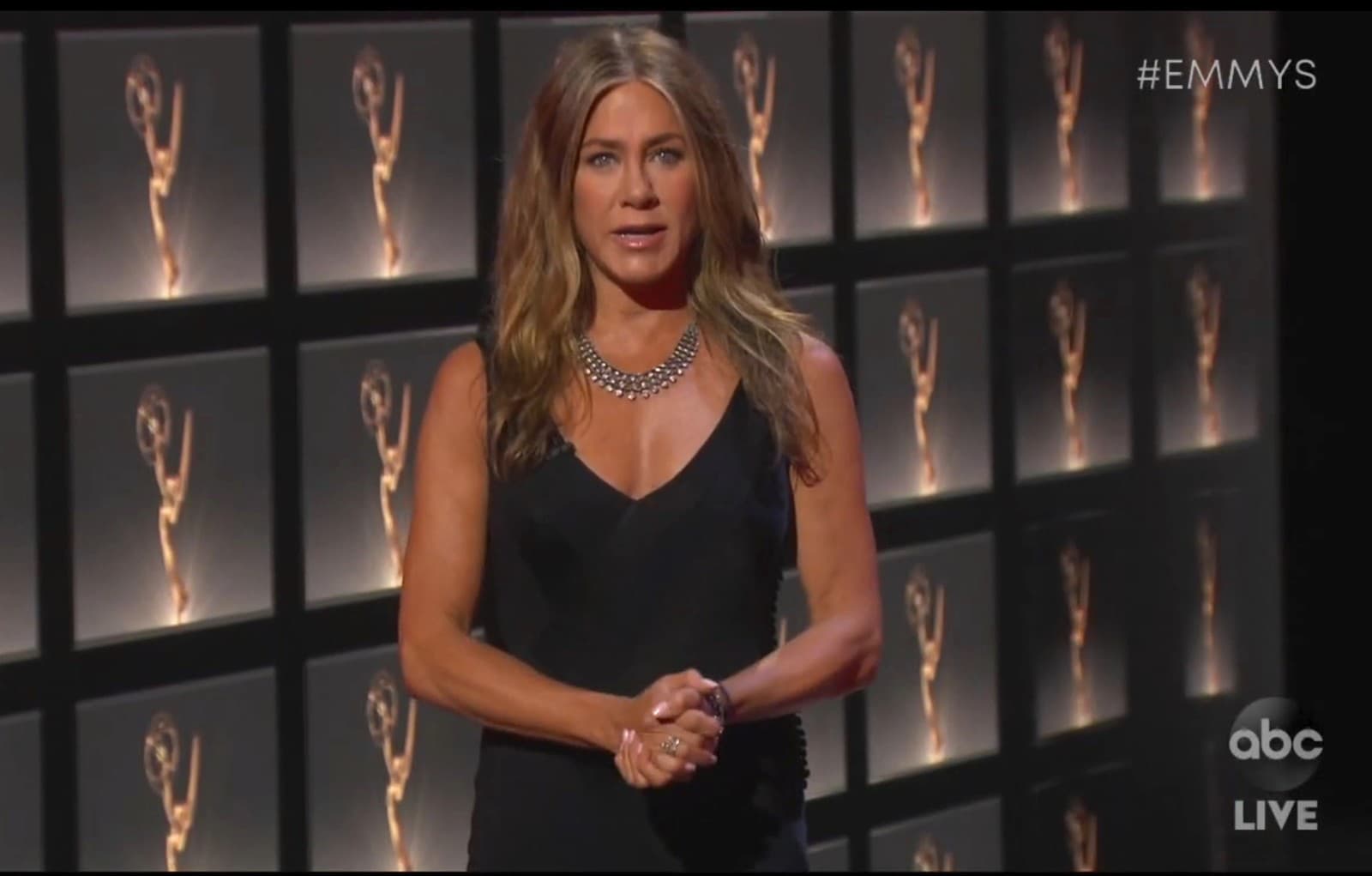 Jennifer Aniston počas odovzdávania cien Emmy