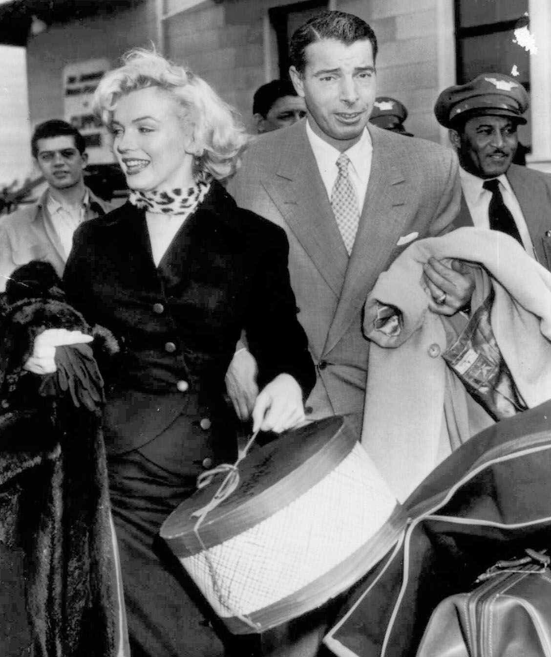Marilyn Monroe a Joe DiMaggio v roku 1954 (Zdroj: TASR/AP)