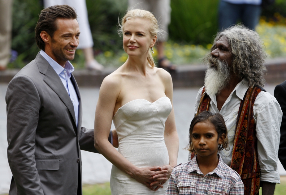 Austrálski herci zľava Hugh Jackman, Nicole Kidmanová, Brandon Walters a David Gulpilil pózujú fotografom k ich novému filmu Austrália v Sydney v roku 2008 (Zdroj: TASR/AP Photo/Mark Baker)