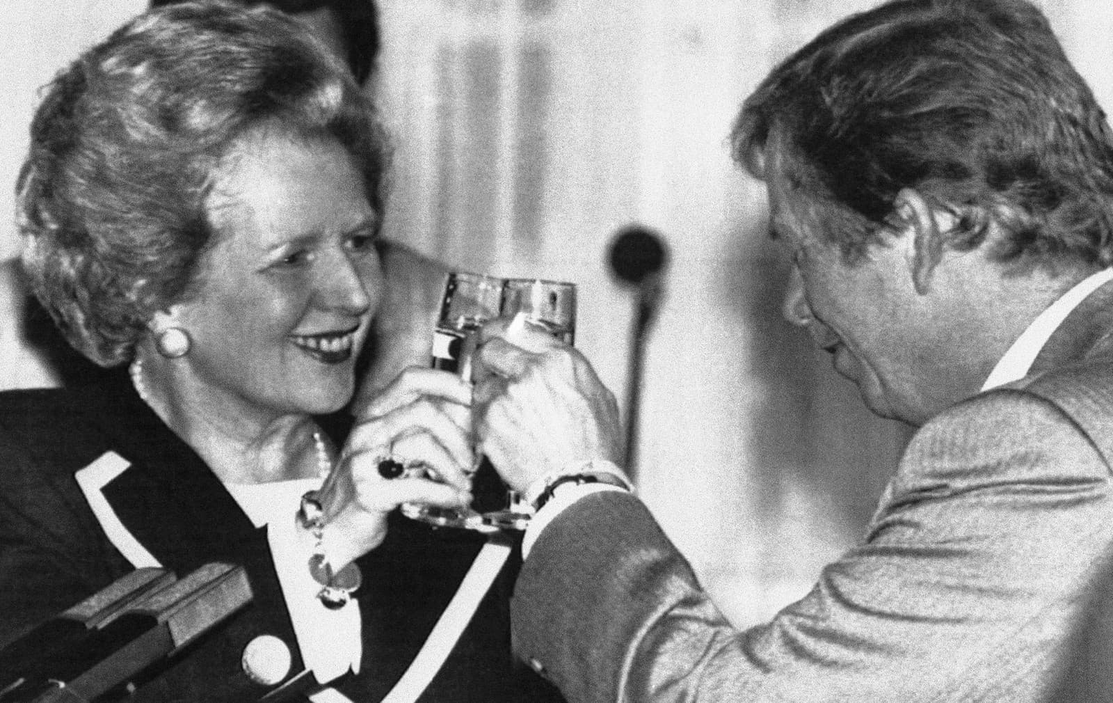 Havel a bývalá britská premiérka Margaret Thatcher. (Foto: TASR/AP/Pavel Horejsi)