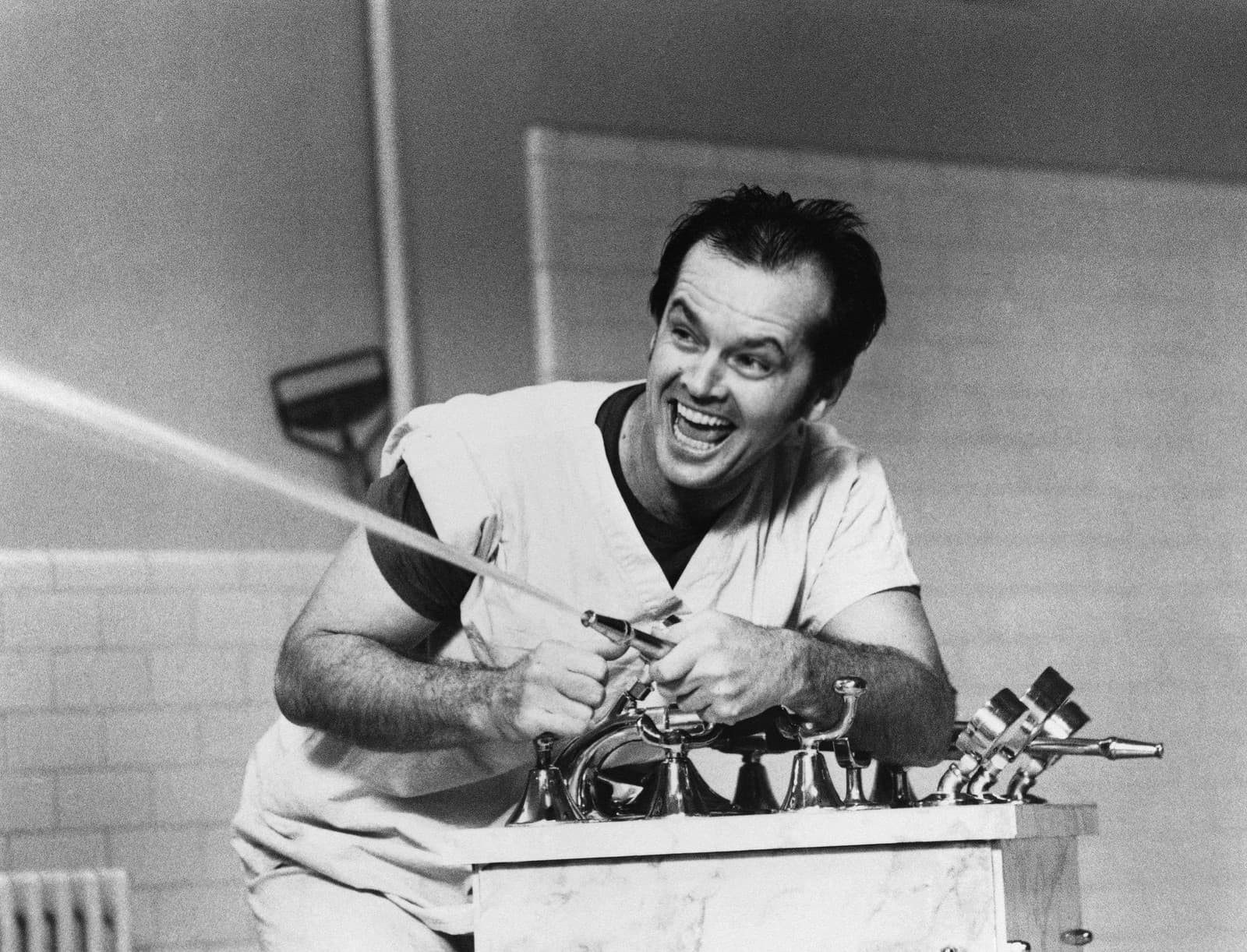 Jack Nicholson stvárnil hlavnú úlohu vo Formanovom filme Prelet nad kukučím hniezdom (Zdroj: TASR/AP)