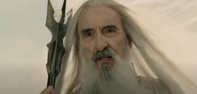 Christopher Lee ako čarodejník Saruman v Pánovi prsteňov (Zdroj: Repro foto YouTube/L & V)