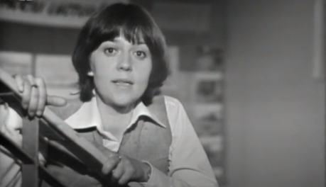 Lenka Termerová v roku 1977 v seriáli Bakaláři (Zdroj: Repro foto YouTube/filmaren)