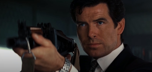 James Bond v podaní Piercea Brosnana (Zdroj: Repro foto YouTube/SxDementia)