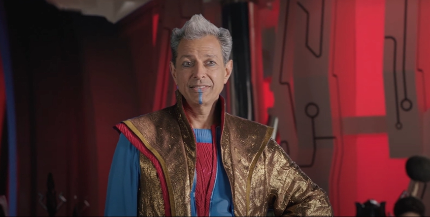 Jeff Goldblum ako Veľmajster v marvelovke Thor: Ragnarok (Zdroj: Repro foto YouTube/BRWC)