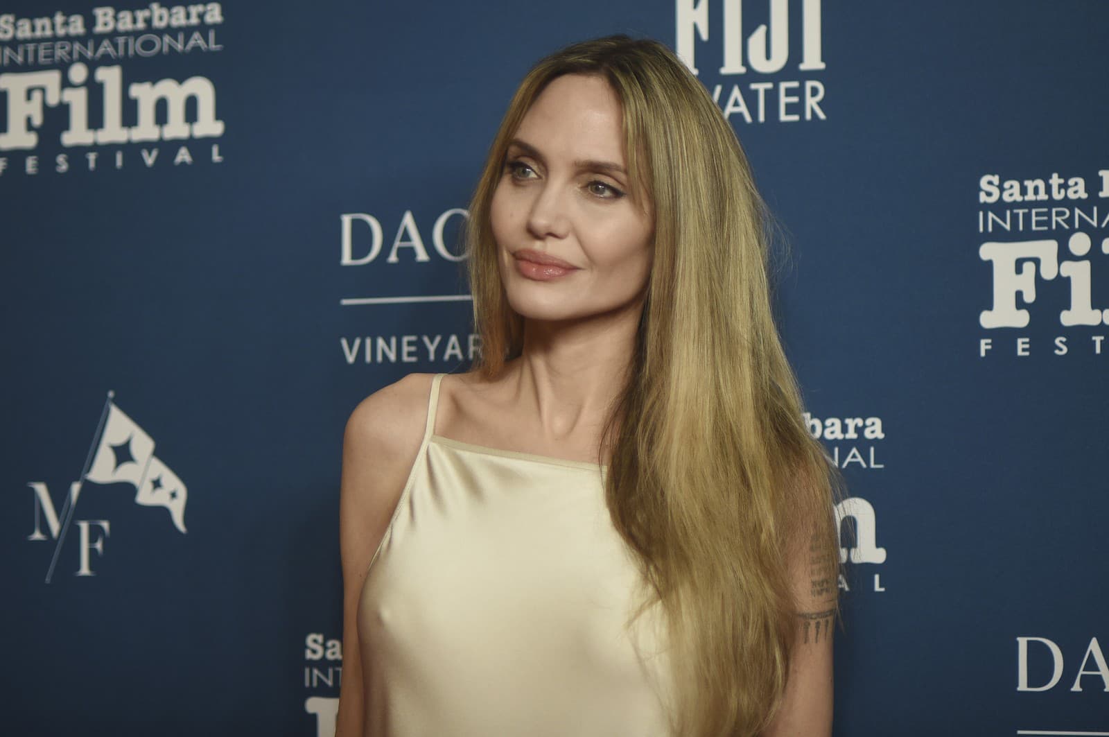 Angelina Jolie nechala podprsenku