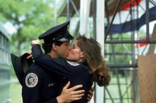 Kráska z Policajnej akadémie