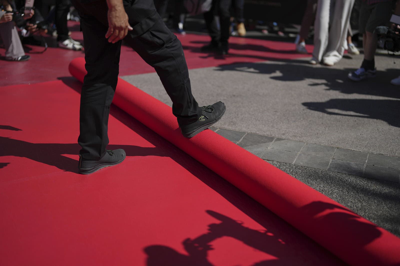 V Cannes už prebiehajú posledné prípravy na štart prestížneho filmového festivalu. 