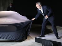 Režisér Sam Mendes odhaľuje Aston Martin DB10