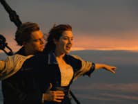 Leonardo DiCaprio a Kate Winslet vo filme Titanic (Zdroj: SITA/Paramount Pictures via AP)