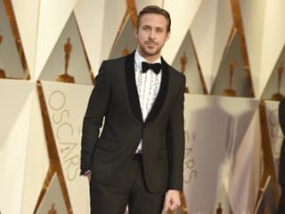 Sexi Ryan Gosling oslavuje