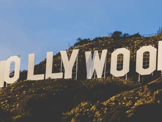 Slávny nápis Hollywood v