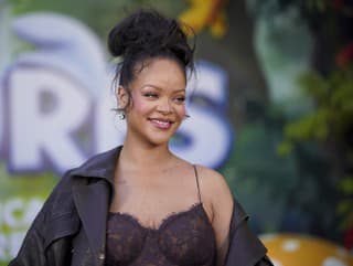Tehotná Rihanna ohúrila na