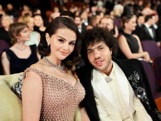 Selena Gomez a Benny