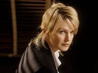 Kathryn Morris ako Lilly Rushová