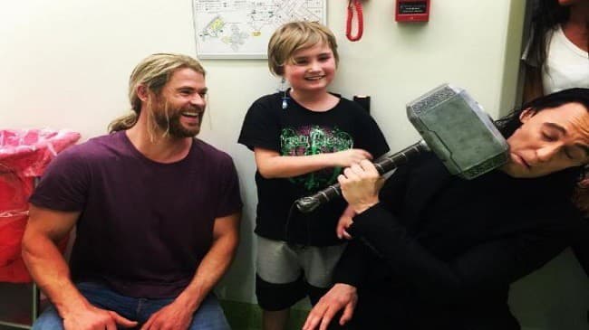 Chris Hemsworth, Tom Hiddleston